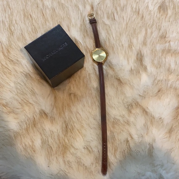 Michael Kors Slim Runway Double-Wrap Leather Bracelet Watch - Picture 4 of 5